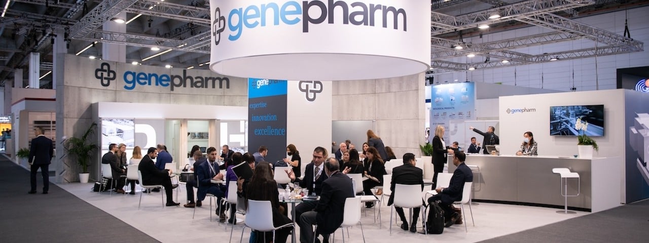 pharma-professionals-in-meeting-cphi-milan
