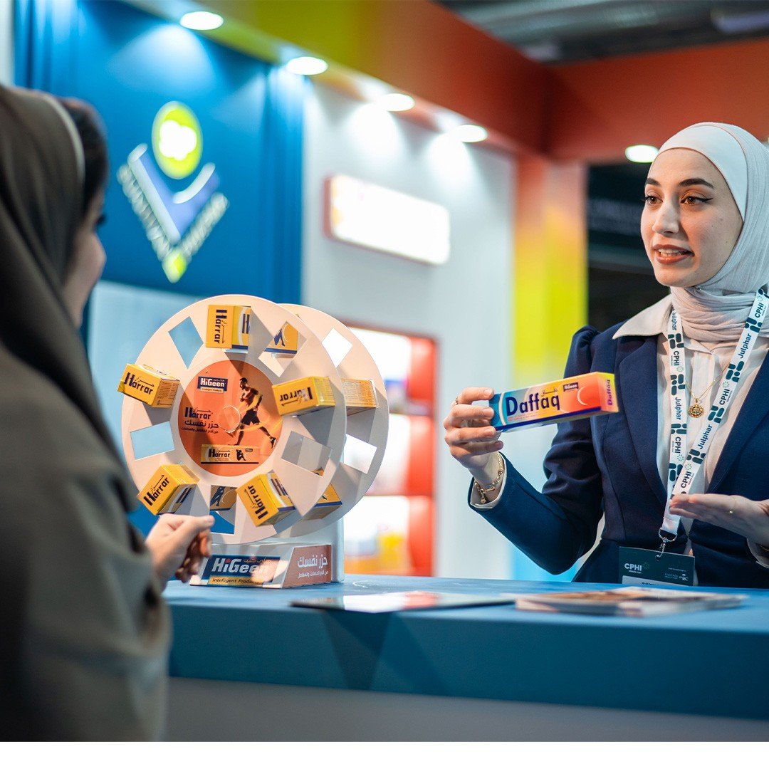 Exhibitor engaging with a consumer